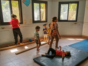 Der Übungsraum mit den "Therapiegeräten" Übungsraum 04