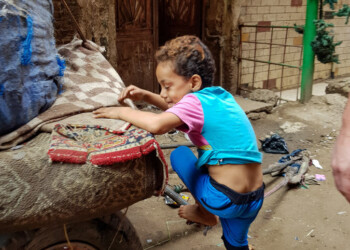 Spielplatz oder Arbeitsplatz? Auf dem Weg zur Schule
